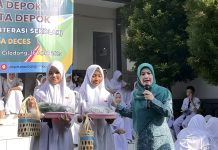 Ketua TP-PKK Kota Depok, Siti Barkah Hasanah saat launching Program Gelis di SMP Tunas Bangsa Depok Center School. /PKK Kota Depok