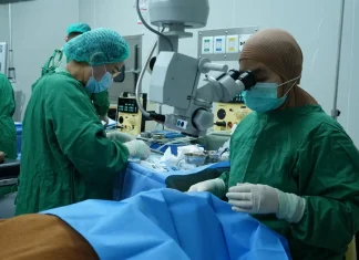 Brimob Rayakan HUT ke-80 dengan Operasi Katarak Gratis untuk Warga