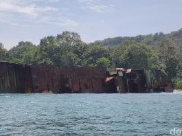 Ancaman Ganda di Pananjung: Bangkai Kapal Viking Lagos Jadi Jebakan Wisatawan dan Merusak Terumbu Karang