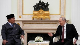 prabowo-subianto-bertemu-vladimir-putin-1765367368147_169