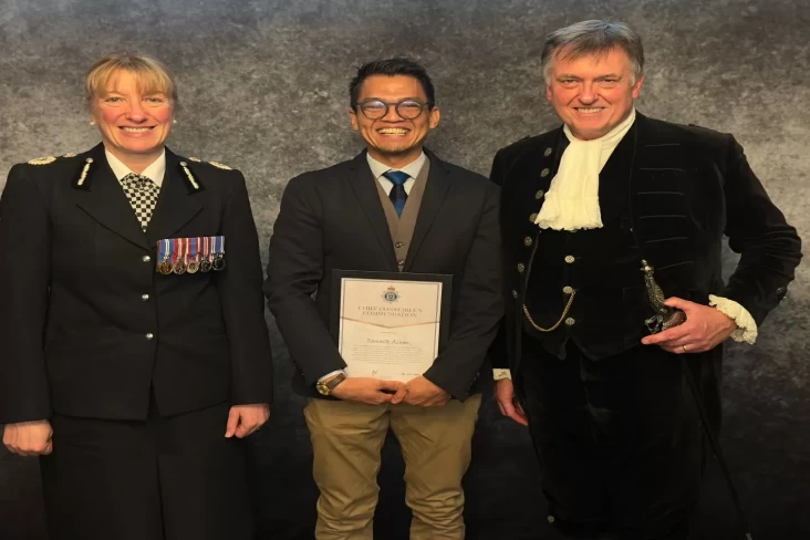 warga-indonesia-ini-dapat-penghargaan-dari-kepolisian-inggris-karena-ungkap-kejahatan-serius-drg