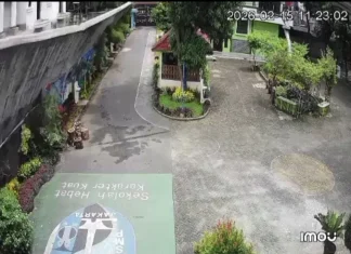 Tembok Setinggi 5 Meter Roboh Timpa SMPN 182 di Jakarta Selatan, Insiden Terekam CCTV