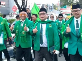 Ketua PPP Depok Mazhab HM Bagikan 500 Paket Takjil di Sawangan