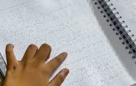 Cahaya di Balik Jari: Ratusan Siswa Tunanetra Bandung Raya Khatamkan Al-Qur’an Braille