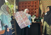 Pelopori Kampung Tematik Pertama di Depok, Dekranasda Resmikan “PlasART” Guna Dorong Pemberdayaan Ekonomi Kreatif Berbasis Limbah Plastik