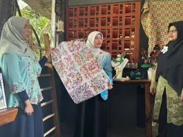 Pelopori Kampung Tematik Pertama di Depok, Dekranasda Resmikan “PlasART” Guna Dorong Pemberdayaan Ekonomi Kreatif Berbasis Limbah Plastik