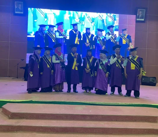 Tekan Indeks Depresi, Wali Kota Supian Suri Wisuda Ribuan Lulusan Sekolah Lansia IRL Depok