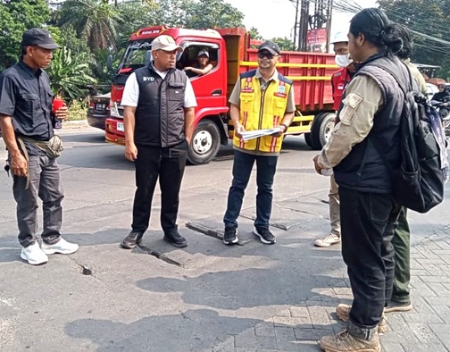Pemkot Depok Betonisasi Jalan Sawangan Permai Pekan Depan, Pengendara Imbau Pakai Jalur Alternatif