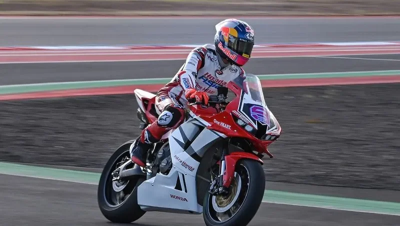 Latihan-pembalap-nasional-Moto2-dan-Moto3-di-Mandalika-210726-AS-4.jpg