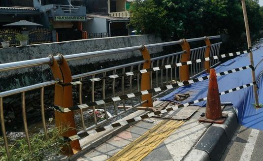Sedot Anggaran Rp9,7 Miliar tetapi Amblas dalam Setahun, Trotoar Sawangan Depok Akhirnya Diperbaiki Menggunakan Dana BTT
