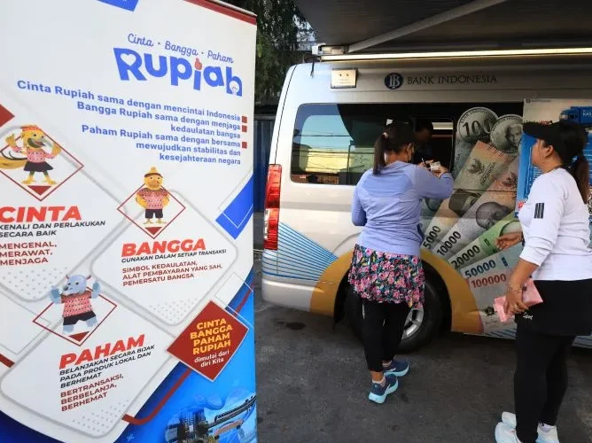 Pekan-Qris-Nasional-Bank-Indonesia-di-Kediri-090826-pf-6.jpg