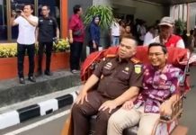 Pimpin Uji Coba Moda Listrik, Ade Supriyatna Ketua DPRD Depok Sambut Bantuan 120 Becak Listrik dan Tablet Pintar dari Presiden Prabowo